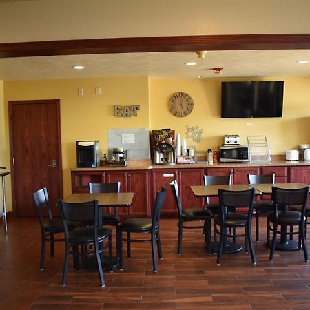 Heartland Hotel & Suites Rock Valley Екстериор снимка
