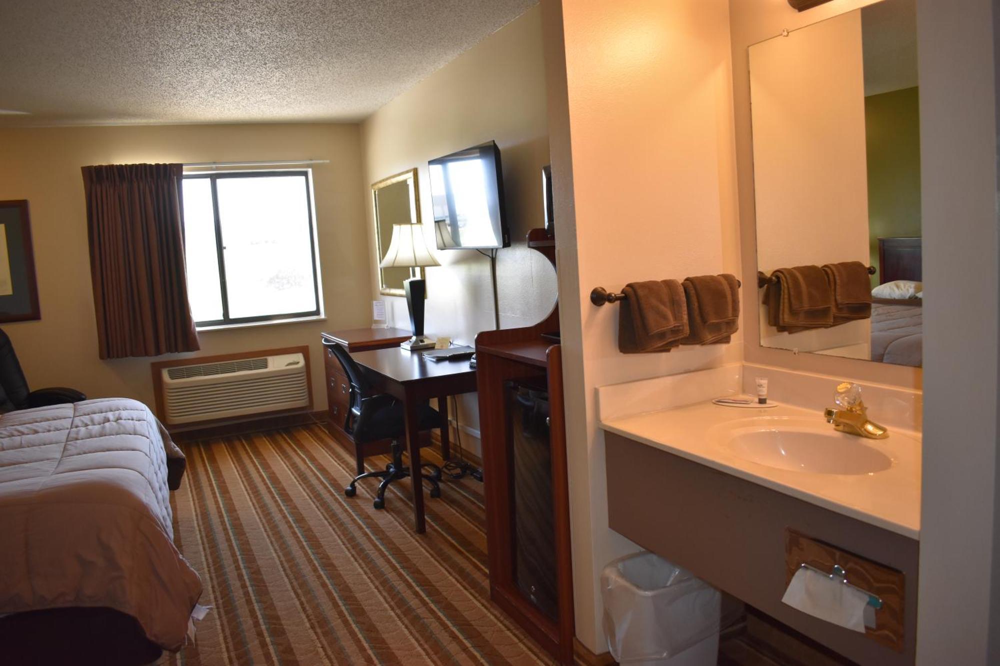 Heartland Hotel & Suites Rock Valley Екстериор снимка
