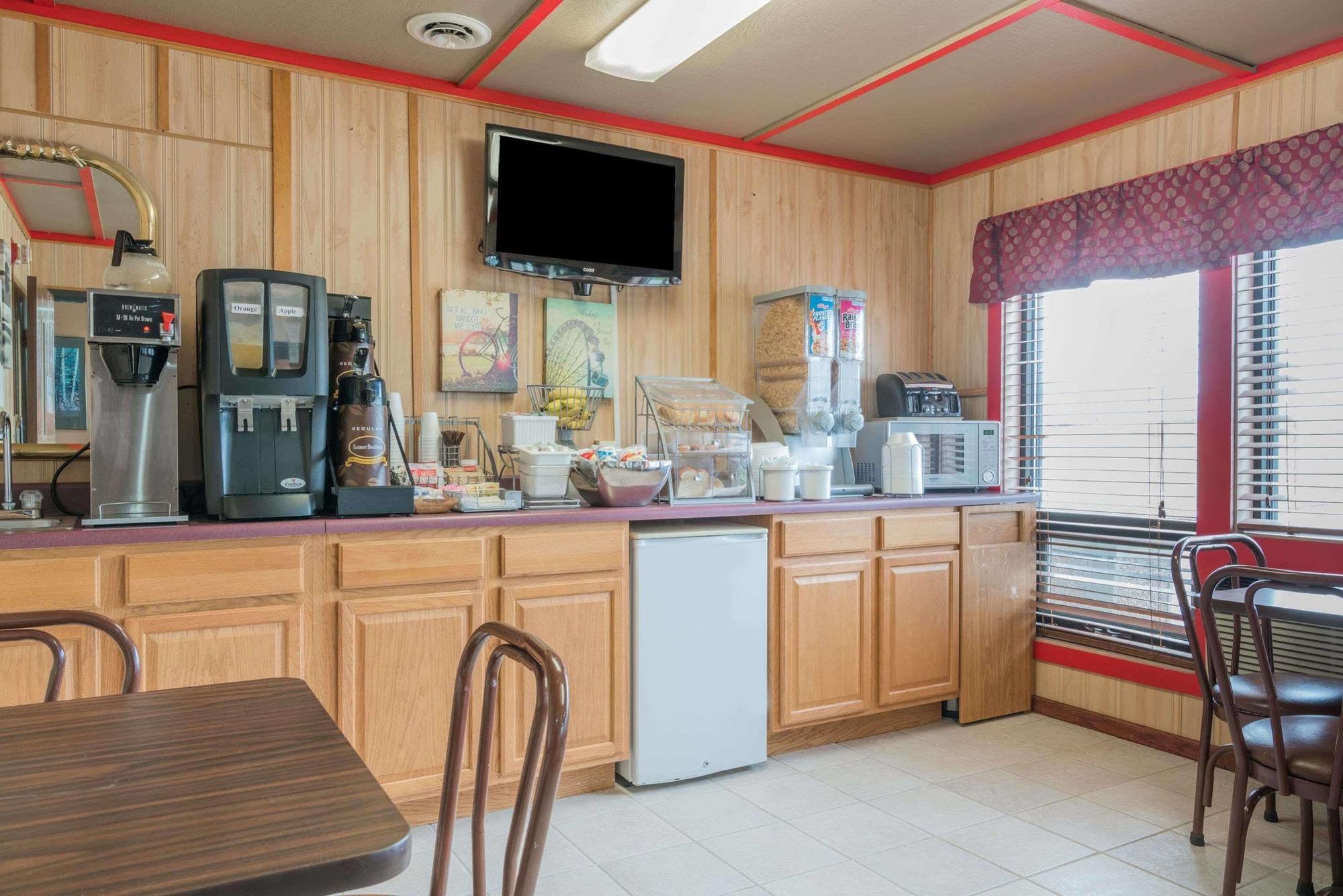 Heartland Hotel & Suites Rock Valley Екстериор снимка